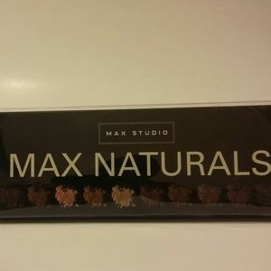 New Max Naturals Eyeshadow Pallette